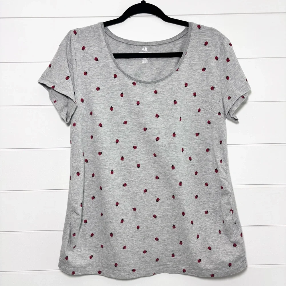H&M maternity Cotton T-shirt gray with an adorable ladybug pattern Size‎ XL